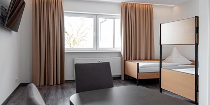 Monteurwohnung - Altusried - Beispiel Wohnen/Schlafen LUX  - myHome Altusried