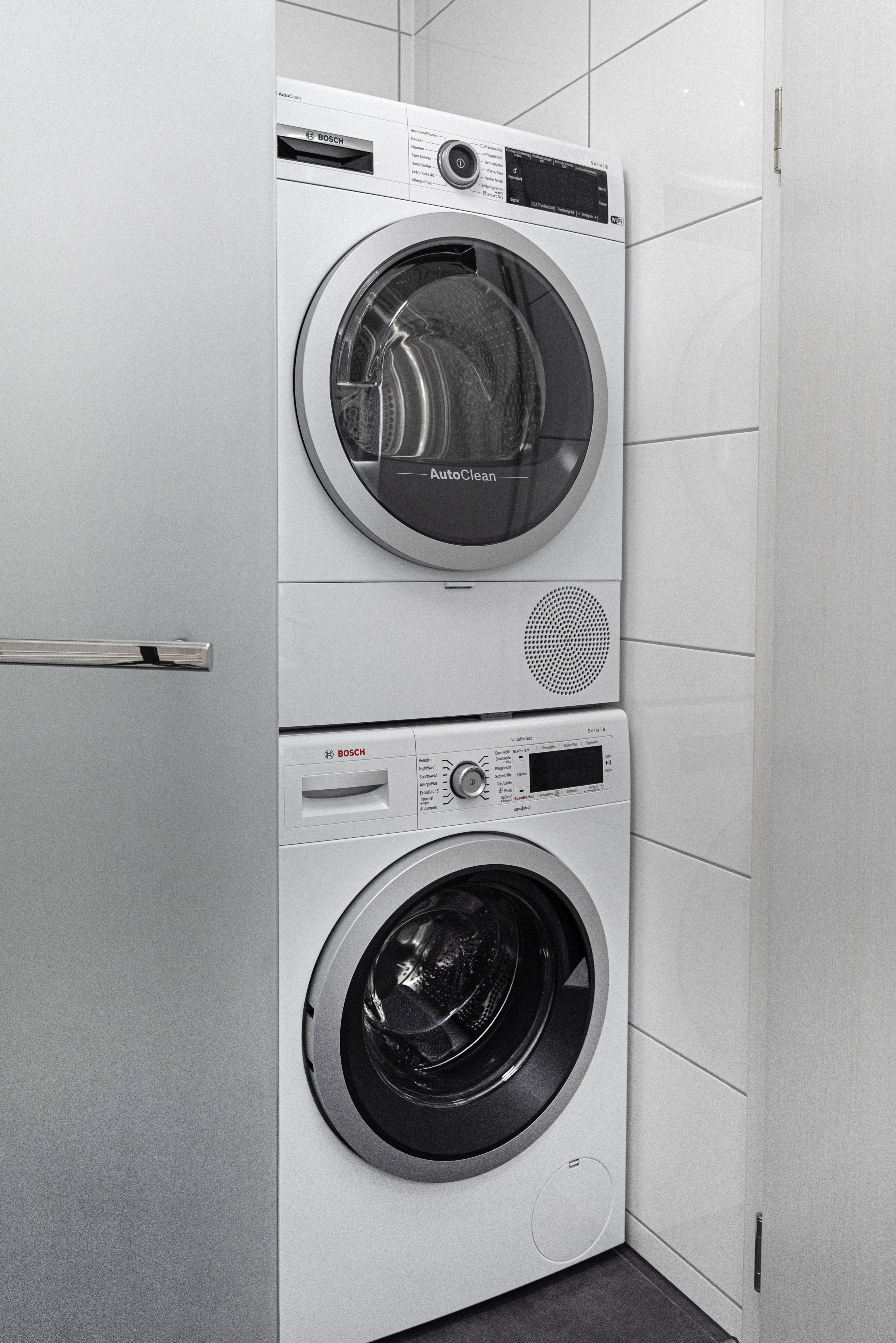 Monteurzimmer: Beispiel Bad LUX  - MyHome Altusried Voll- und Teilautomatisierte Apartments