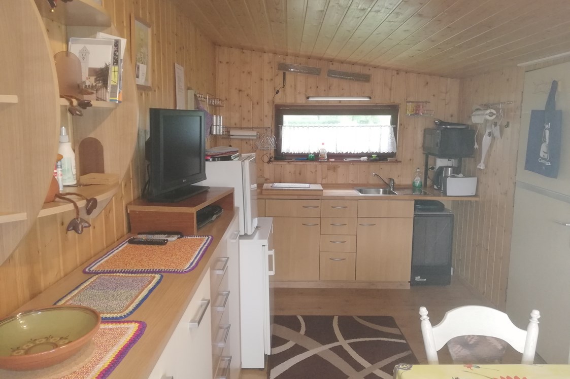Monteurzimmer: von innen, Vorbau Küche - Goldberg-Camping Mörslingen UG (haftungsbeschränkt)