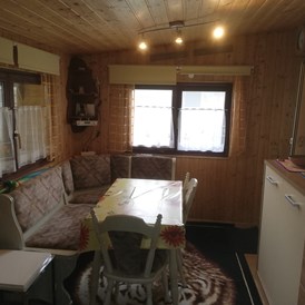 Monteurzimmer: von innen, Essbereich - Goldberg-Camping Mörslingen UG (haftungsbeschränkt)
