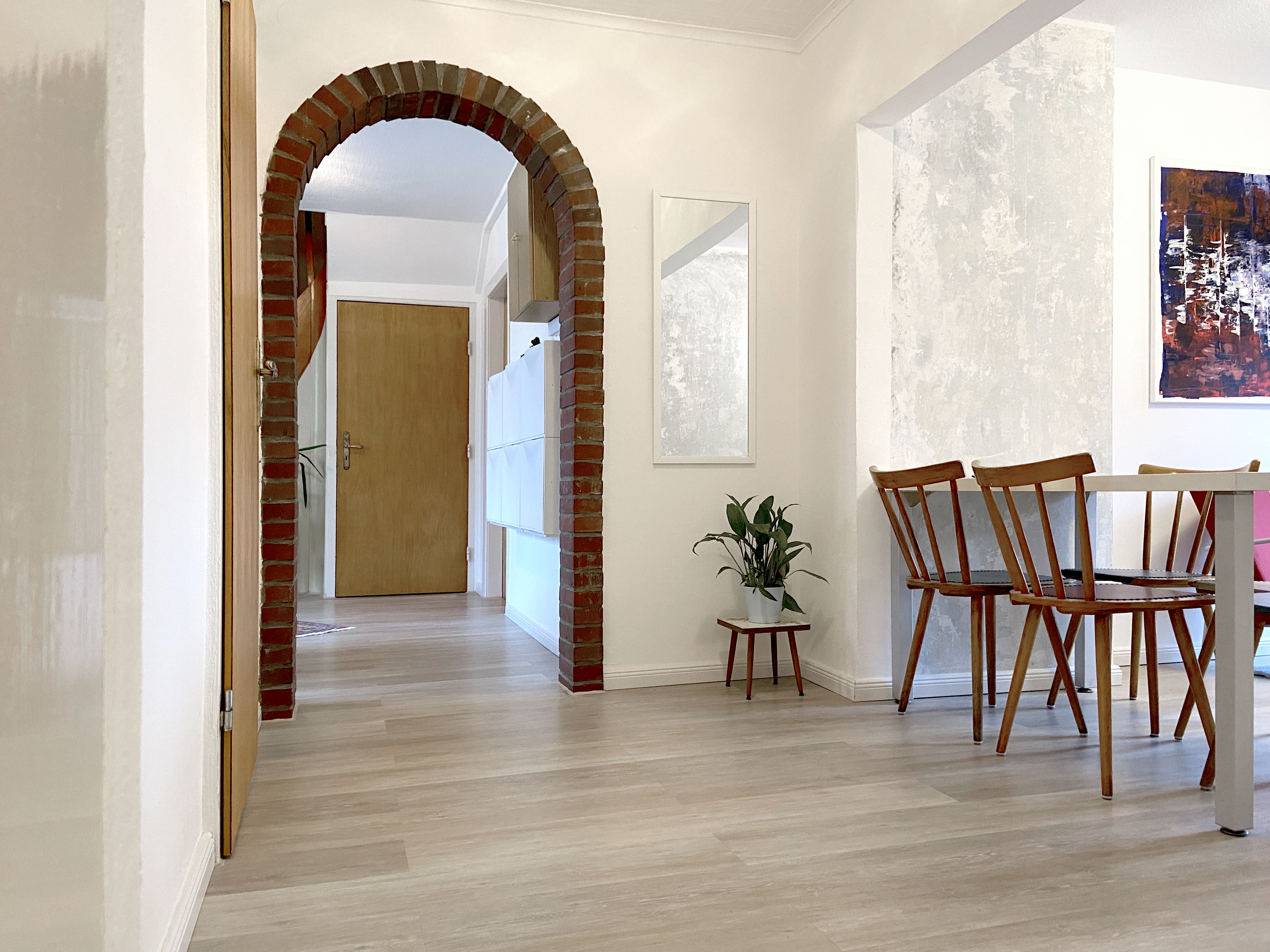 Monteurzimmer: Esszimmer mit Smart-TV und Free WiFi im Nordhaus A7 bei Hamburg - Nordhaus A7 bei Hamburg