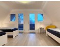 Monteurzimmer: Mehrbettzimmer mit Balkon für 3 Personen - Nordhaus A7 bei Hamburg