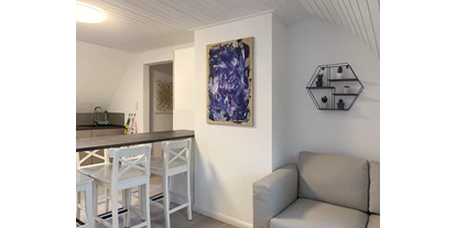 Monteurwohnung - Kaffeemaschine - Schleswig-Holstein - Wohnküche im Obergeschoss - Nordhaus A7 bei Hamburg
