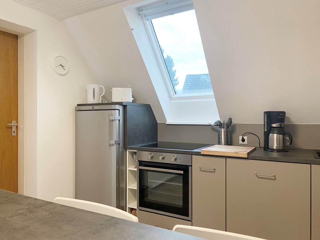 Monteurzimmer: Einbauküche im Wohnbereich - Nordhaus A7 bei Hamburg