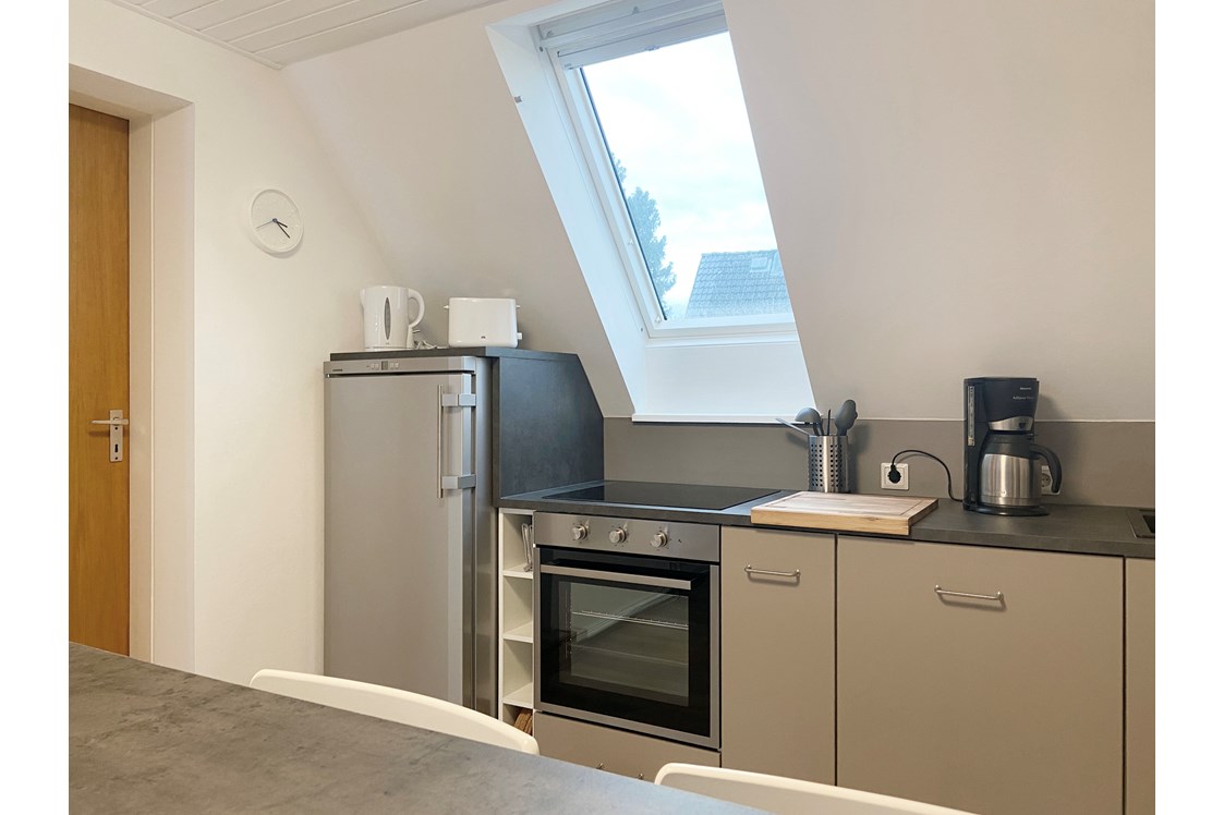 Monteurzimmer: Einbauküche im Wohnbereich - Nordhaus A7 bei Hamburg