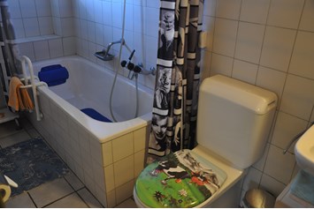 Monteurzimmer: Badezimmer - Ferienwohnung Alter Raaben
