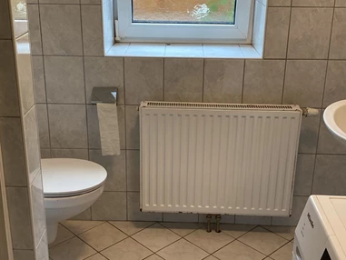 Monteurzimmer: Bad und WC  - PW-Vermietung