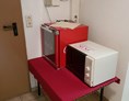 Monteurzimmer: Kühlschrank und Mikrowelle - Monteurzimmer Heroldsberg