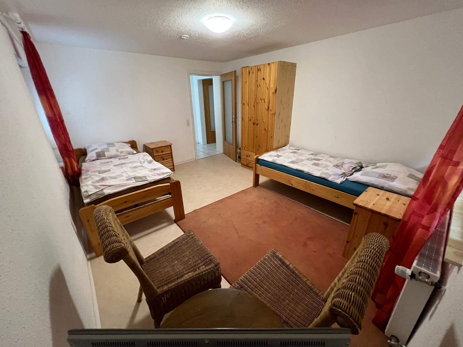 Monteurzimmer: Schlafzimmer mit 2 Einzelbetten in der neu ausgebauten Einliegerwohnung - Gästehaus VERA