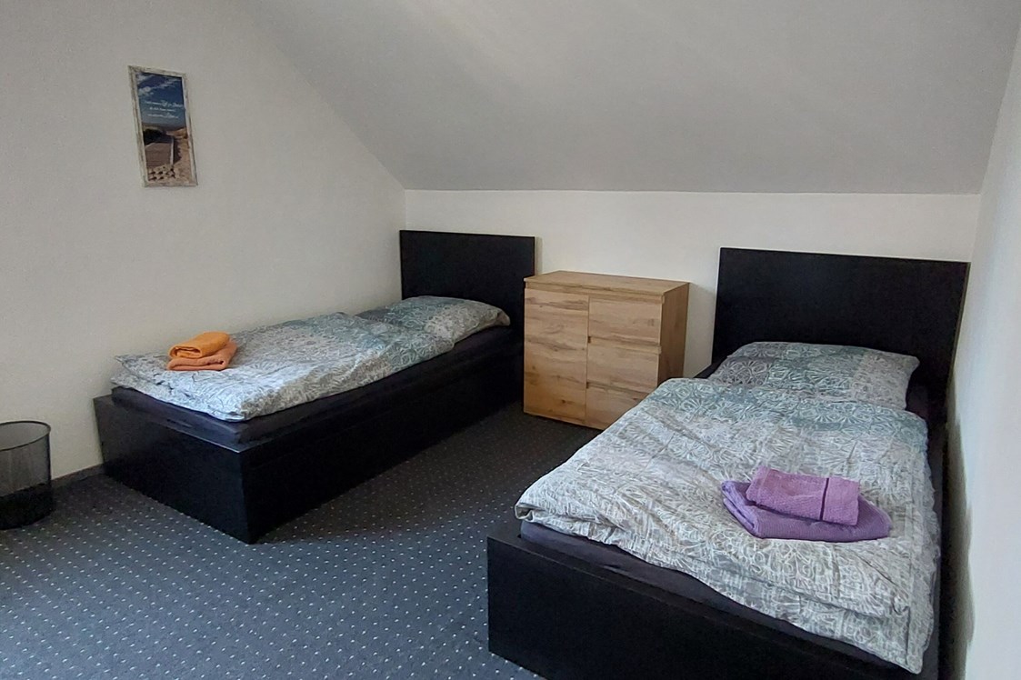 Monteurzimmer: Schlafzimmer - Geräumiges Apartment in Storkow mit kompletter Ausstattung