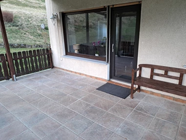 Monteurzimmer: Terrasse u. Eingang - Monteurunterkunft Remsfeld