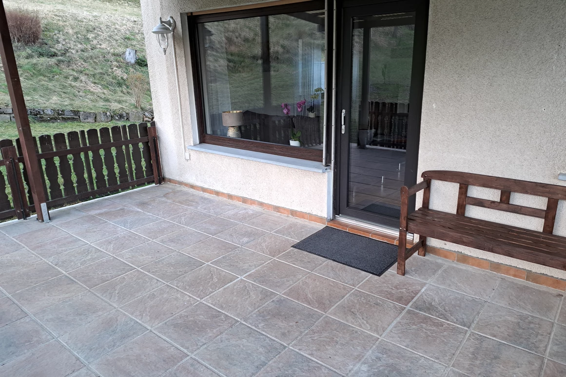 Monteurzimmer: Terrasse u. Eingang - Monteurunterkunft Remsfeld