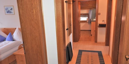 Monteurwohnung - Einzelbetten - Tirol - Apartment mit 2 Schlafzimmer, Belegung  2-4 Personen 
2 Duschen, 2 WC; 
Zusatzzimmer möglich - Alpenhof Wildschönau Apartment Zimmer