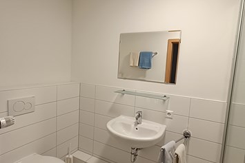 Monteurzimmer: Badezimmer (1) im Koyahaus  - Missionarisches Zentrum Hanstedt | Das Koyahaus