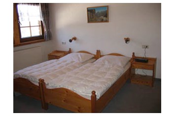 Monteurzimmer: seperat zubuchbares Doppelzimmer. Betten können auf Wunsch einzeln gestellt werden - Haus Frommherz