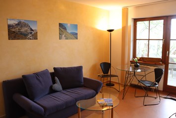 Monteurzimmer: Gemütliche 2-Zimmer-Einliegerwohnung mit großer Terrasse