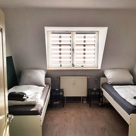 Monteurzimmer: Schlafzimmer mit Einzelbetten in zentraler Lage von Magdeburg - HomeRent in Magdeburg