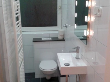 Monteurzimmer: Badezimmer - Solingen - Günstige Monteurzimmer /Monteurwohnung Gästezimmer