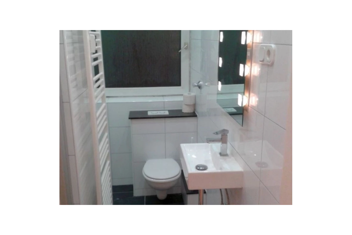Monteurzimmer: Badezimmer - Solingen - Günstige Monteurzimmer /Monteurwohnung Gästezimmer