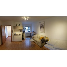 Monteurzimmer: Blick auf den Essplatz/ Küche - Appartement Ludwigshafen-Maudach 