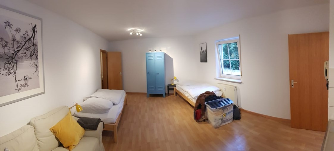 Monteurzimmer: Blick in den Wohn-/ Schlafraum - Appartement Ludwigshafen-Maudach 