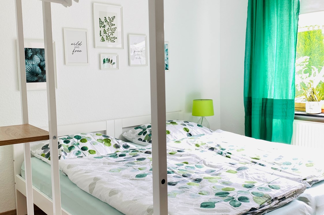 Monteurzimmer: Schlafzimmer 4 mit Doppelbett. Sie können auch getrennt werden in 2 Einzelbetten. - Eifel-House Fewo