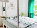 Monteurzimmer: Schlafzimmer 4 mit Doppelbett. Sie können auch getrennt werden in 2 Einzelbetten. - Eifel-House Fewo