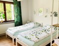 Monteurzimmer: Schlafzimmer 1 mit zwei Einzelbetten  - Eifel-House Fewo