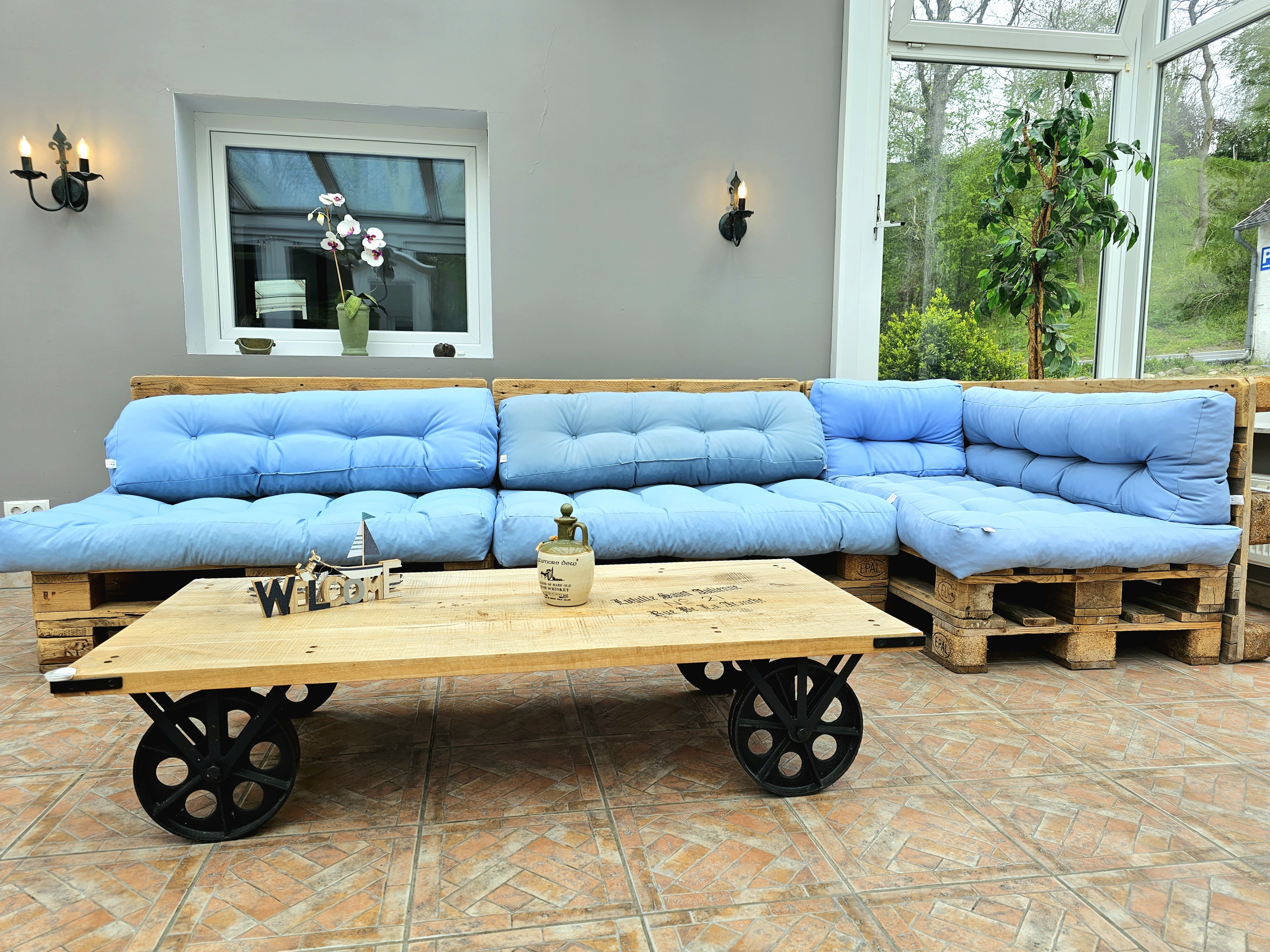 Monteurzimmer: Couch Fewo Selker - Selker Noor Apartments UG