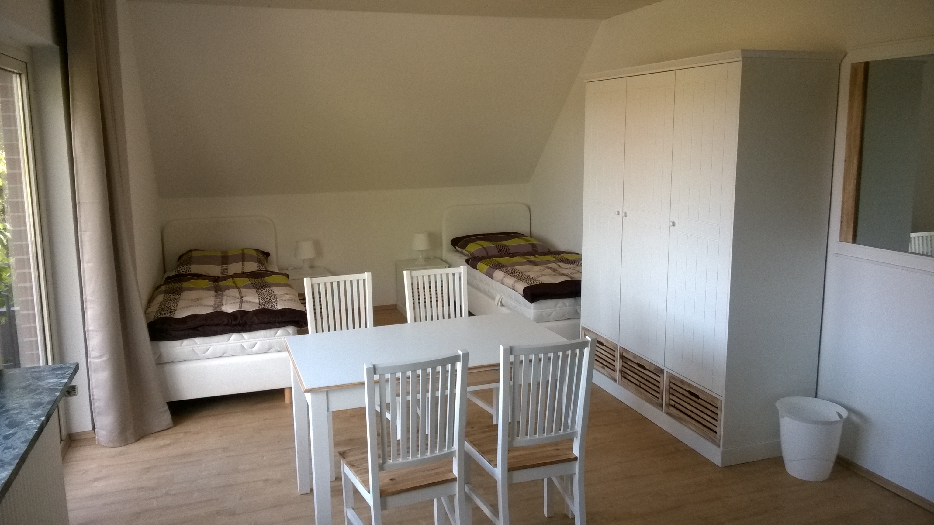 Monteurwohnung - WLAN - Flusslandschaft Elbe - Doppelzimmer im Monteurs-Hostel am Stover Strand. - Hostel am Stover Strand