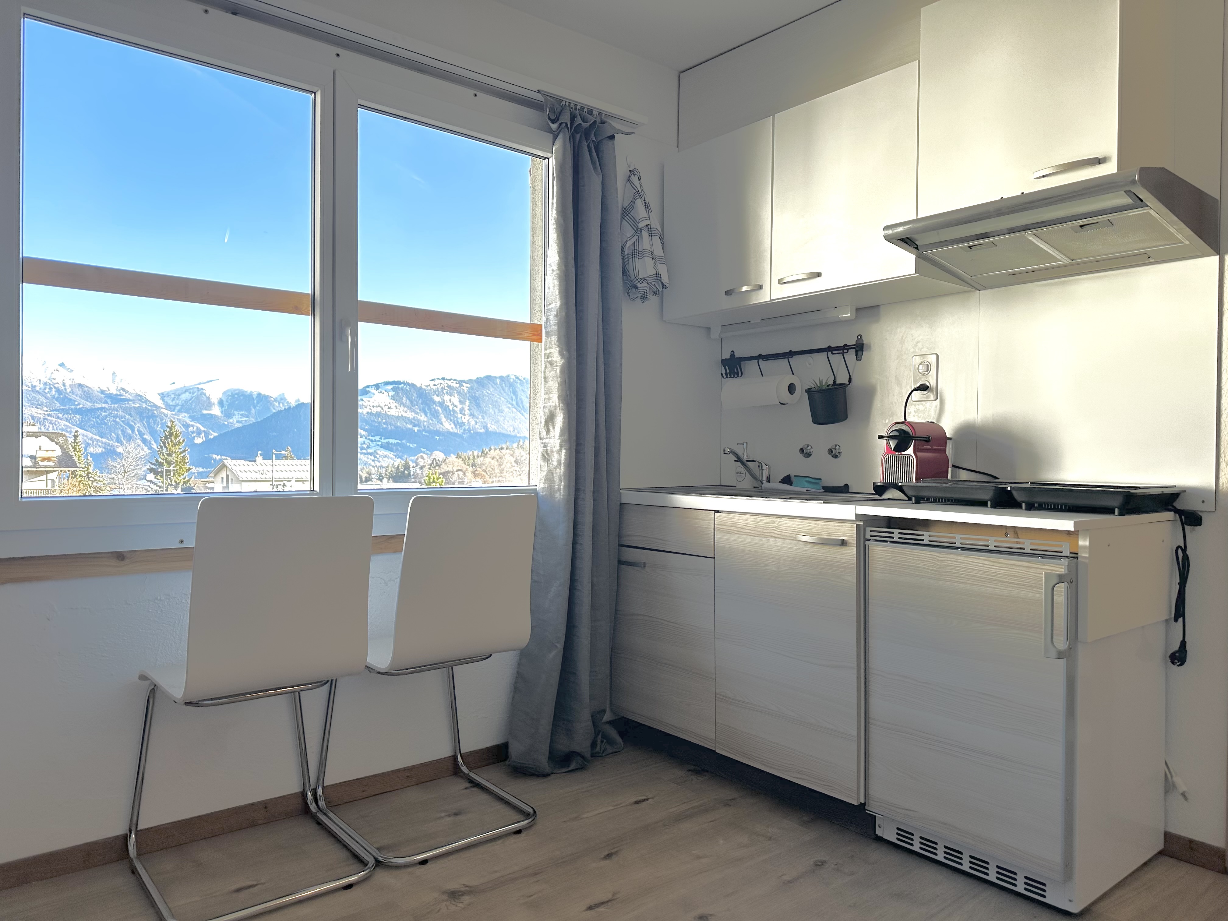 Monteurzimmer: 1 Zimmer Studio mit Panorama-Terrasse