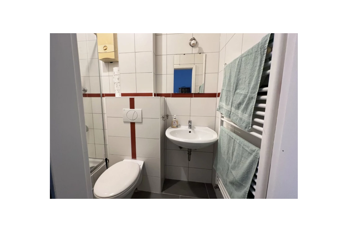 Monteurzimmer: Badezimmer, HomeRent Unterkunft in Eitorf - HomeRent in Eitorf