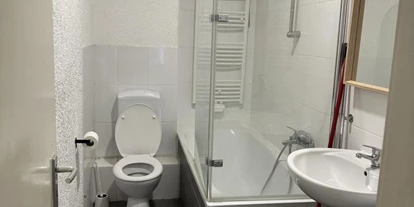 Monteurwohnung - Oberhausen (Oberhausen, Stadt) - Badezimmer, HomeRent Unterkunft in Oberhausen - HomeRent in Oberhausen
