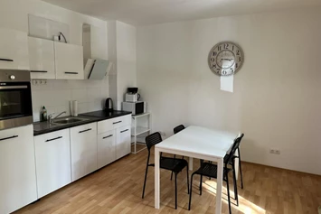 Monteurzimmer: Küche mit Essbereich, HomeRent Unterkunft in Oberhausen - HomeRent in Oberhausen