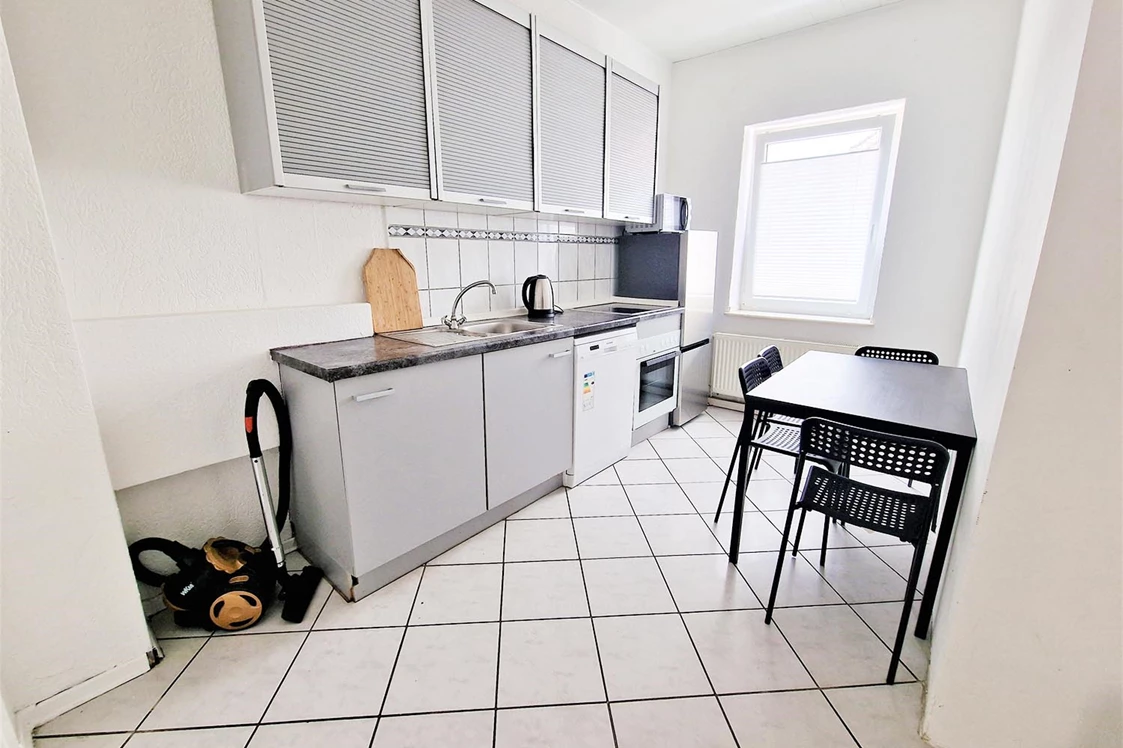 Monteurzimmer: Küche, HomeRent Unterkunft in Düren - HomeRent in Düren