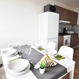 Monteurzimmer: Essbereich und Küche, HomeRent Unterkunft in Duisburg - HomeRent in Duisburg
