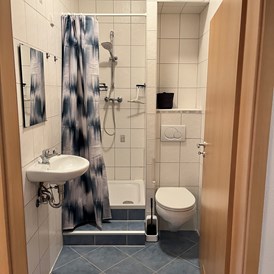 Monteurzimmer: Badezimmer - Haus Roth Dell