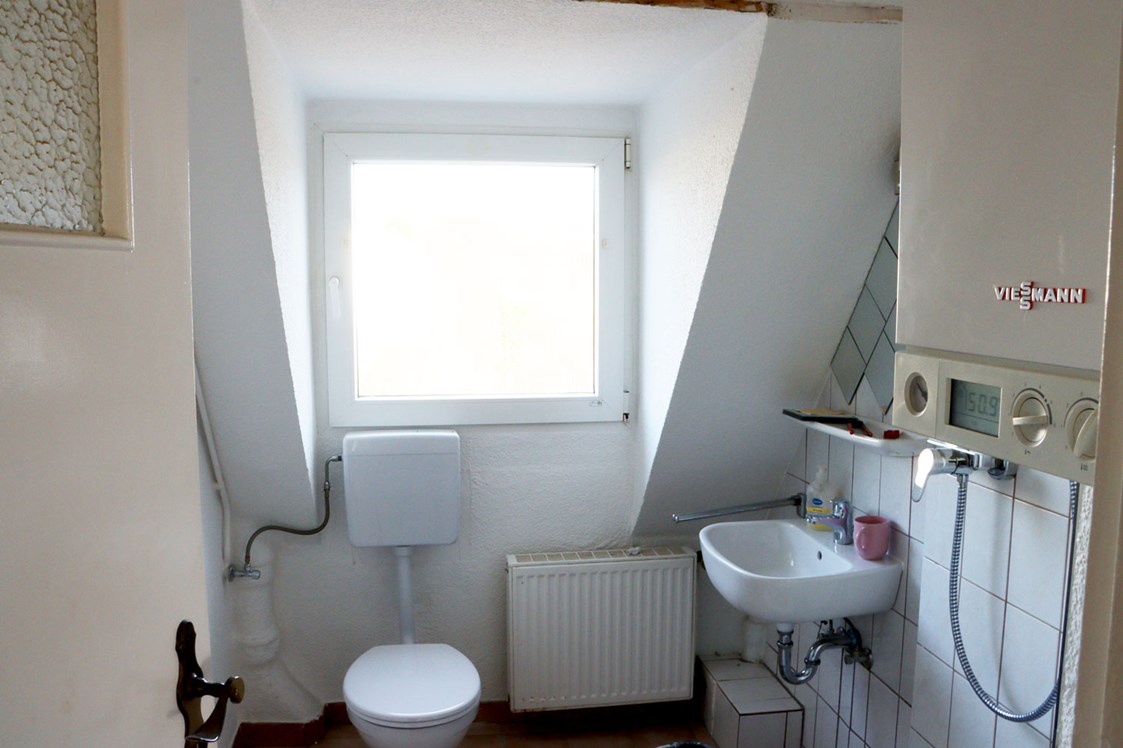Monteurzimmer: Badezimmer, HomeRent Unterkunft in Remscheid  - HomeRent in Remscheid