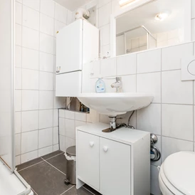 Monteurzimmer: Badezimmer, HomeRent Unterkunft in Frechen - HomeRent in Frechen