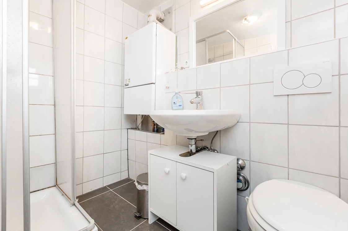Monteurzimmer: Badezimmer, HomeRent Unterkunft in Frechen - HomeRent in Frechen