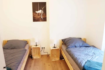 Monteurzimmer: Schlafzimmer, HomeRent Unterkunft in Wuppertal - HomeRent in Wuppertal