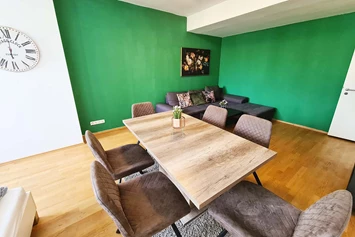 Monteurzimmer: Essbereich/Wohnzimmer, HomeRent Unterkunft in Langenfeld - HomeRent in Langenfeld