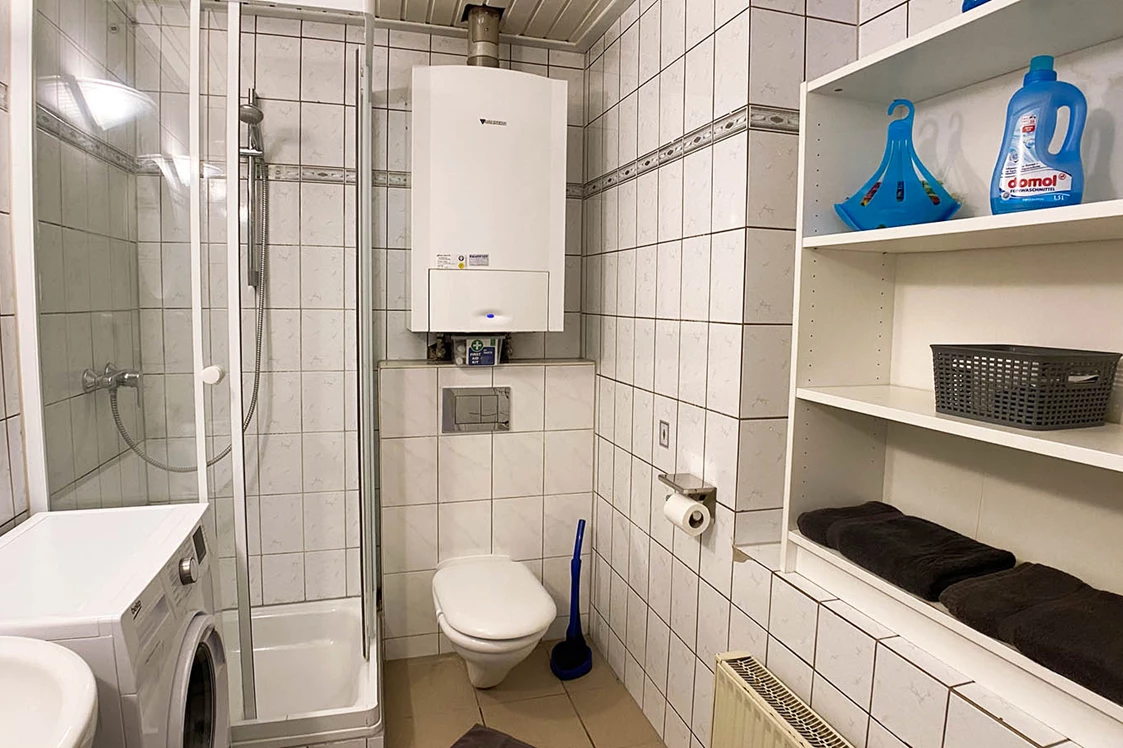 Monteurzimmer: Badezimmer, HomeRent Unterkunft in Mechernich - HomeRent in Mechernich