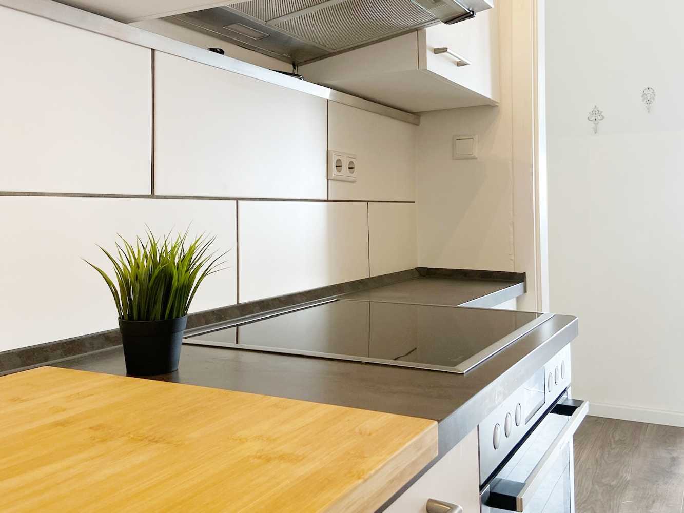 Monteurzimmer: Küche, HomeRent Unterkunft in Neuss - HomeRent in Neuss