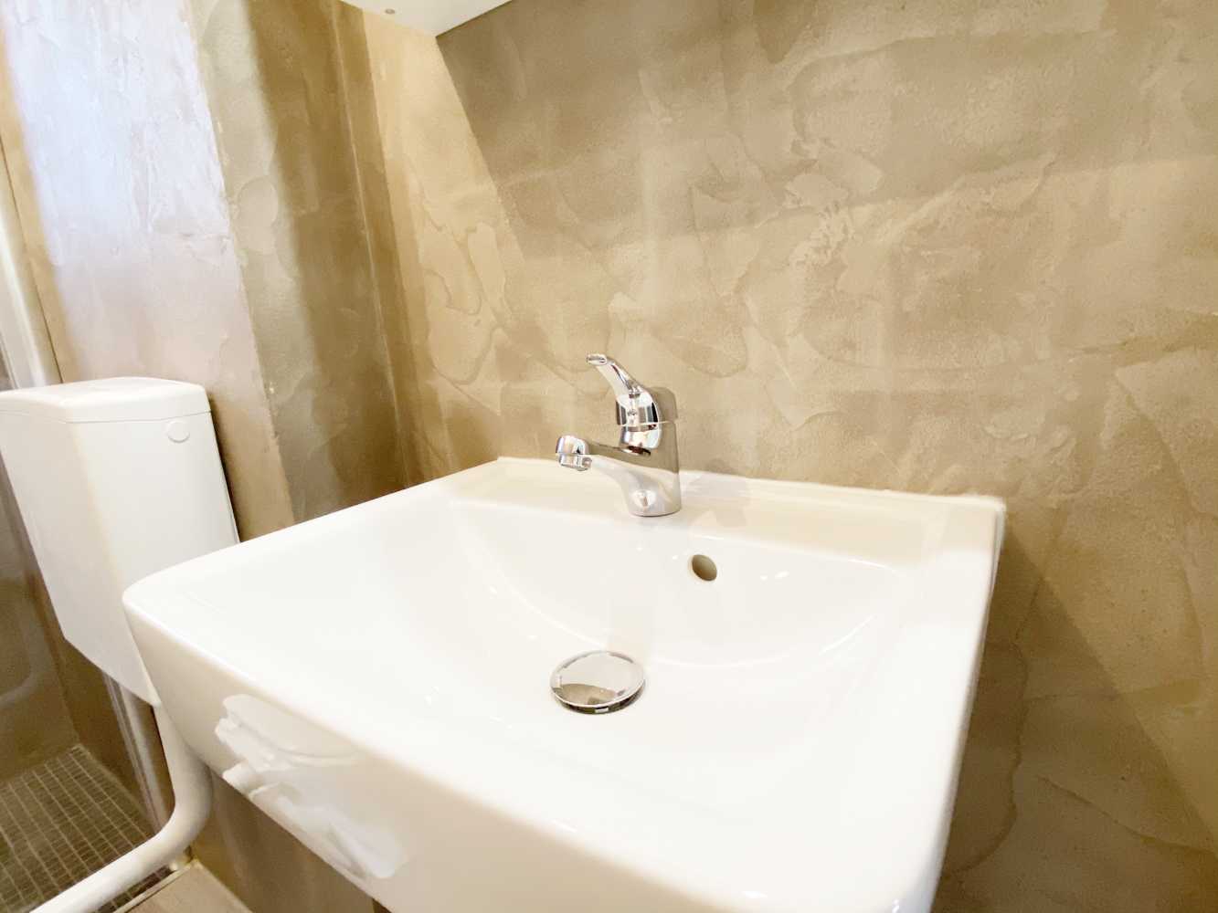 Monteurzimmer: Badezimmer, HomeRent Unterkunft in Neuss - HomeRent in Neuss