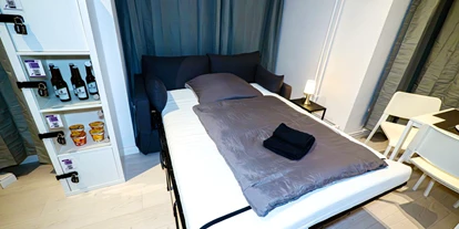 Monteurwohnung - Kaffeemaschine - Schleswig-Holstein - Wohn-/Schlafzimmer, HomeRent Unterkunft in Ahrensburg - HomeRent in Ahrensburg