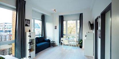 Monteurwohnung - Kaffeemaschine - Schleswig-Holstein - Wohn-/Schlafzimmer, HomeRent Unterkunft in Ahrensburg - HomeRent in Ahrensburg