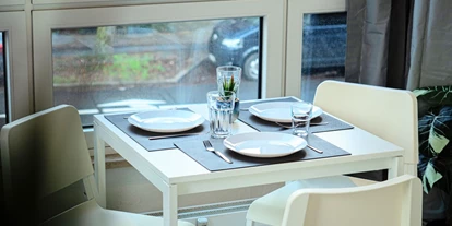 Monteurwohnung - Kaffeemaschine - Schleswig-Holstein - Essbereich, HomeRent Unterkunft in Ahrensburg - HomeRent in Ahrensburg