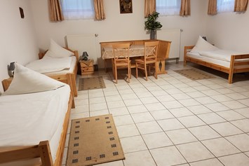 Monteurzimmer: Mehrbettzimmer (34 qm) - Zimmervermietung Rank