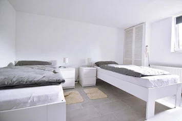 Monteurzimmer: Schlafzimmer, HomeRent Unterkunft in Wesseling - HomeRent in Wesseling